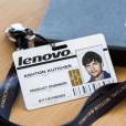 Crachá de Ashton Kutcher divulgado no Twitter da Lenovo