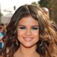 Selena Gomez anda indecisa, talvez seja melhor ela achar um novo amor neste app