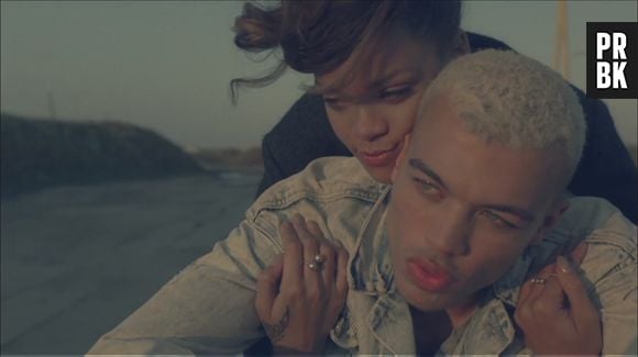 O hit "We Found Love", parceria entre Rihanna e Calvin Harris, foi eleito o hit do século!