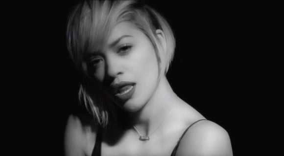 Rita Ora sensualiza no clipe de "I Will Never Let You Down"!