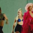  Rita Ora aparece com dan&ccedil;arinas no clipe de "I Will Never Let You Down" 