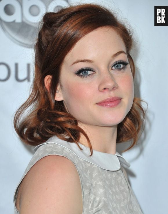 Jane Levy é ruiva igual a personagem Mary Jane Watson