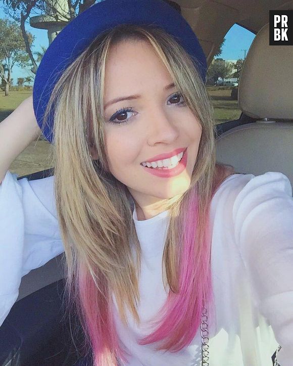 Taciele Alcolea é umas das blogueiras mais estilosas da internet