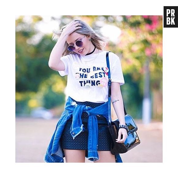 Personalisar as peças é com ela mesmo! Taciele Alcolea curte bastante brincar com texturas, dá pra ver por esses bottons, né