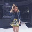 A blogueira Taciele Alcolea adora saias para dar um tom mais sexy ao look