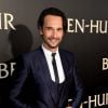 Rodrigo Santoro é só sorrisos na pré-estreia de "Ben-Hur" em Los Angeles