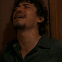 Em "Justiça": Vicente (Jesuíta Barbosa) é atacado por Elisa por morte de Isabela!