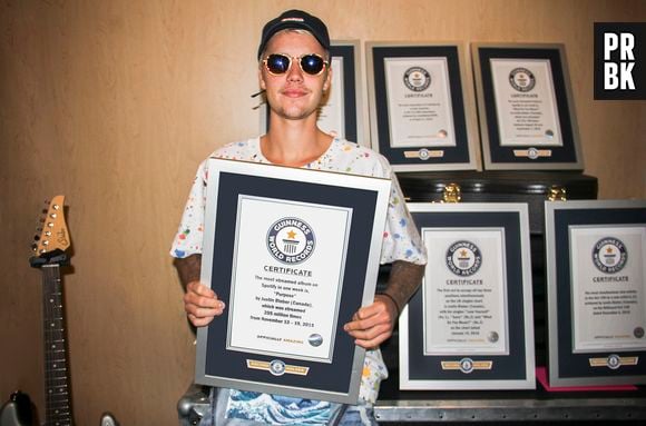 Justin Bieber é o cantor mais jovem a estrear no Hot 100 da Billboard