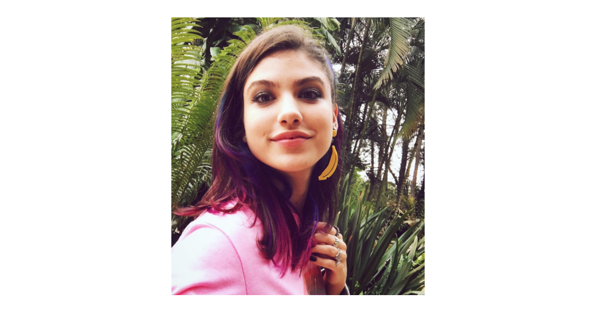 Giovanna Grigio pintou o cabelo de roxo para filme com ...