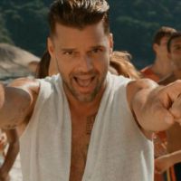 Para a Copa do Mundo, Ricky Martin divulga "Vida" em português e espanhol