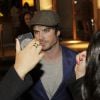 Ian Somerhalder, da série teen "The Vampire Diaries", não se incomodou de posar com os fãs