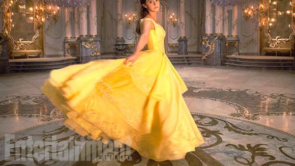 De "A Bela e a Fera", Emma Watson elogia o vestido amarelo da princesa: "Mágico e inesquecível"