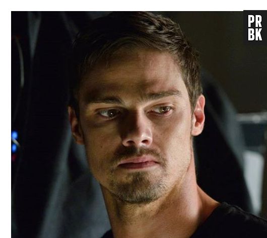 Vincent (Jay Ryan) foi alterado geneticamente para servir ao exército americano em "Beauty and The Beast"