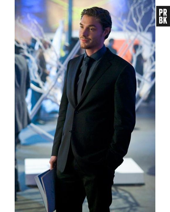 O parceiro de Catherine (Kristin Kreuk), Evan (Max Brown) foi uma das vítimas da primeira temporada de "Beauty and the Beast"