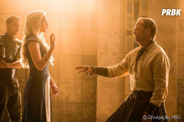 Daenerys (Emilia Clarke) baniu Sor Jorah (Iain Glen) em "Game of Thrones"