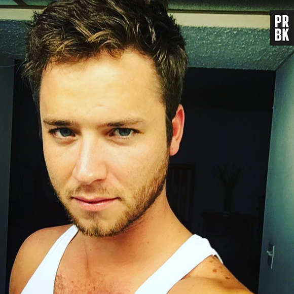 Não é que o Peter Pan cresceu, gente? Jeremy Sumpter tá de parabéns!