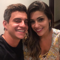 Do "BBB17", Vivian e Manoel engatam namoro fora do reality: "Seguimos juntos"