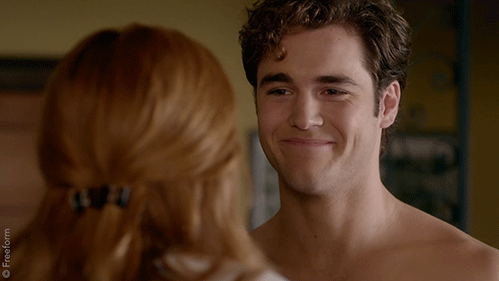 Charlie Depew interpreta Jake em "Famous In Love"