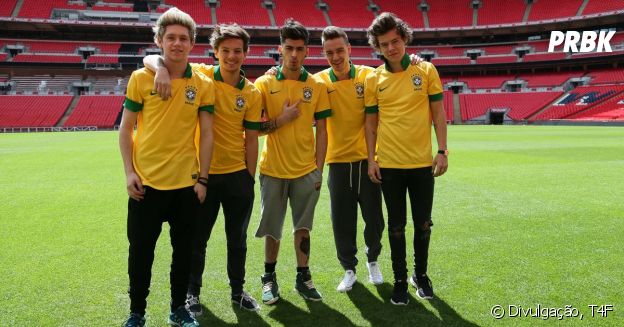 One Direction com camisas da seleção brasileira para divulgar os shows no país
