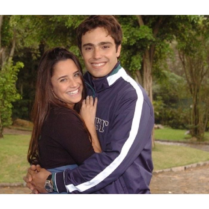  Fernanda Vasconcellos (Betina) e Thiago Rodrigues (Bernardo) foram os amados do p&amp;uacute;blico jovem em 2005. Protagonistas de &quot;Malha&amp;ccedil;&amp;atilde;o&quot;, eles arrasaram como par perfeito 