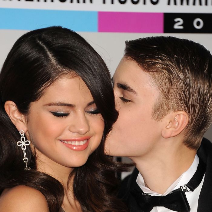 Os popstars Justin Bieber e Selena Gomez terminaram de vez em janeiro de 2013 e deixam muitas saudades. Recentemente, Justin lançou a música &quot;Heartbreaker&quot; para a ex-namorada