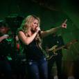 Shakira cantou seus sucessos no "Fantástico"