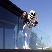 Selena Gomez lança "Wolves", música nova com DJ Marshmello. Ouça aqui!