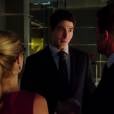  Ray Palmer (Brandon Routh) chega como um interesse para Felicity (Emily Bett Rickards) em "Arrow" 