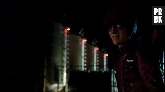 Roy (Colton Haynes) aparece como Arsenal em "Arrow"