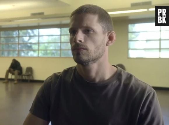 Em "Kingdom", Ryan (Matt Lauria) é um ex-lutador que acabou de sair na prisão