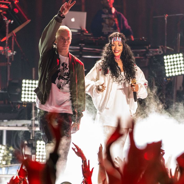  Rihanna e Eminem v&amp;atilde;o apresentar o sucesso &quot;Love The Way You Lie&quot; 