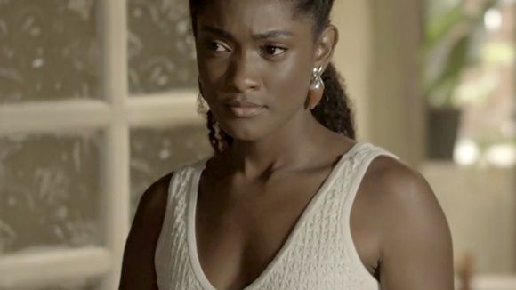 Novela "O Outro Lado do Paraíso": Raquel volta a andar após milagre de Mercedes