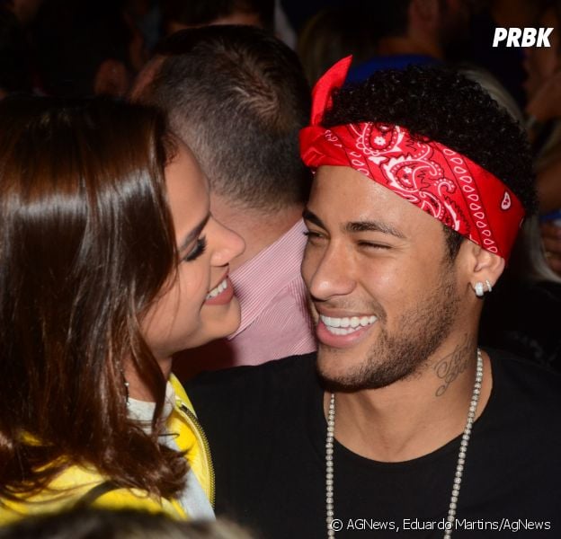O Brasil pede: Bruna Marquezine e Neymar, por favor, não terminem antes da Copa do Mundo!
