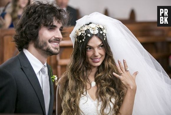 Em "A Força do Querer", Ritinha (Isis Valverde) e Ruy (Fiuk) até tentaram, mas o relacionamento não deu muito certo e a jovem terminou sozinha