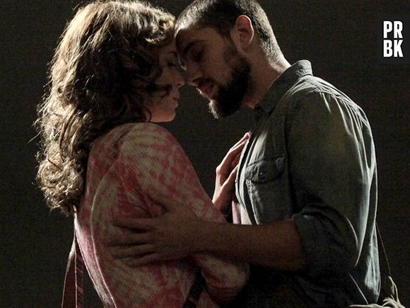 Em "Império", Vicente (Rafael Cardoso) desiste de Cristina (Leandra Leal) depois de ser rejeitado por ela