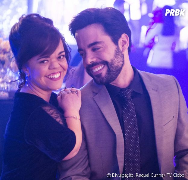 Em "O Outro Lado do Paraíso": Amaro (Pedro Carvalho) e Estela (Juliana Caldas) se casam