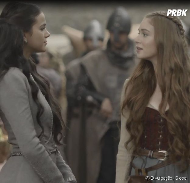 Catarina (Bruna Marquezine) causa intriga entre Amália (Marina Ruy Barbosa) e Afonso (Romulo Estrela) em "Deus Salve o Rei"