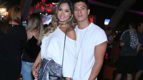 Arthur Aguiar está "extremamente feliz" pela gravidez de Mayra Cardi: "Sempre quis ser pai"