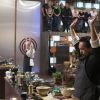 No "MasterChef Profissionais", Alex não apresenta um bom prato e deixa o programa