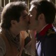 Em "Orgulho e Paixão", Luccino (Juliano Laham) e Otávio (Pedro Henrique Müller) se beijam e internet vibra!