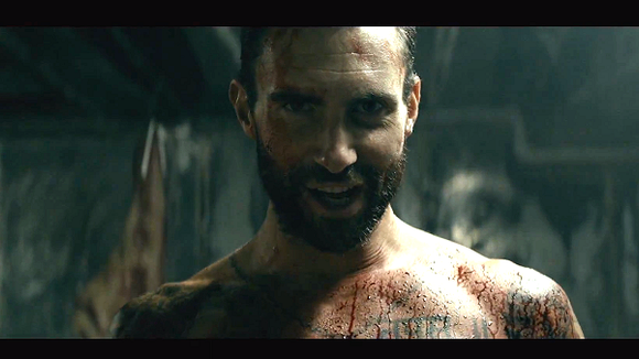 Adam Levine aparece pelado e em cenas ousadas no novo clipe do Maroon 5!