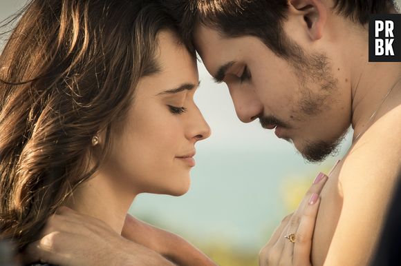 Em "O Tempo Não Para": Samuca (Nicolas Prattes) e Dom Sabino (Edson Celulari) vão até a SamVita para desmascarar vilões