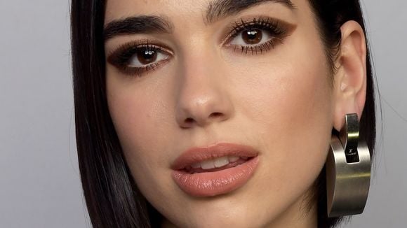 Dua Lipa está bem irritada com o comportamento de algumas pessoas nas redes sociais