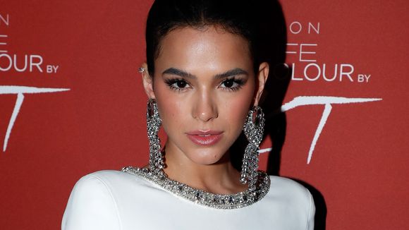 Bruna Marquezine fala sobre ódio gratuito na internet e admite que guarda registro de alguns ataques