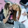 Ariana Grande se revolta com fã que questionou sua amizade com Miley Cyrus e Demi Lovato