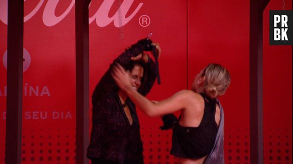 No "BBB19", Carolina elogia Paula e diz: "Você mereceu"