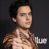 Cole Sprouse, de "Riverdale", está com o cabelo próximo da sua cor original