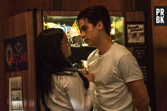 Cole Sprouse e Camila Mendes mudam visual após fim das gravações da terceira temporada de "Riverdale"