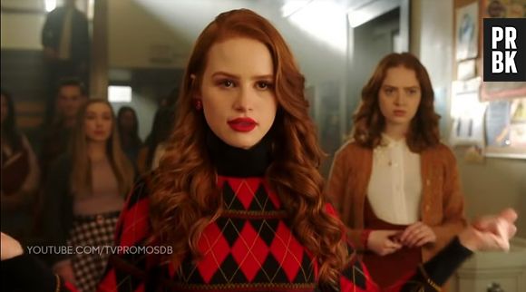Em  "Riverdale": Cheryl (Madelaine Petsch) tem que escolher entre Jason (Trevor Stines), seu irmão morto, e Toni (Vanessa Morgan)