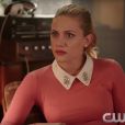 Em "Riverdale": Betty (Lili Reinhart) prende Alice (Mädchen Amick) no bunker e tenta trazê-la de volta para a realidade